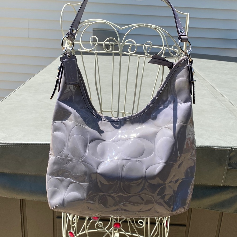Coach beautiful lilac patent leather shoulder bag